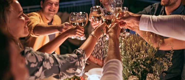 איך לארח בקלות: רעיונות והמלצות לאירוח נעים ופשוט